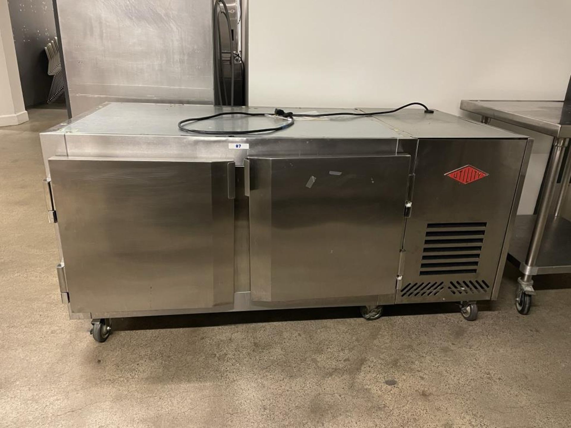 Utility pt-chr-50 Counter Height Two-Section Refrigerator