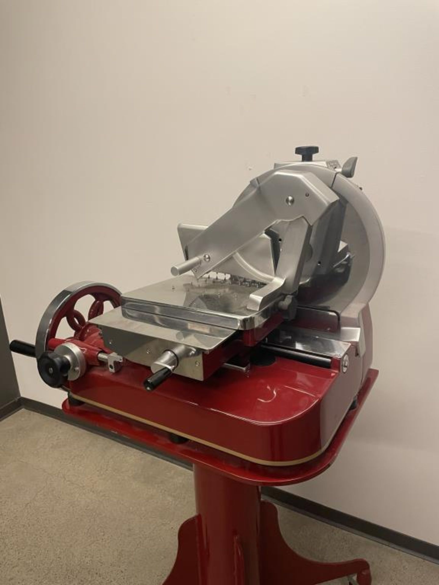 Berkel 330M-STD Manual Fly Wheel Slicer w/ Stand - Image 5 of 9