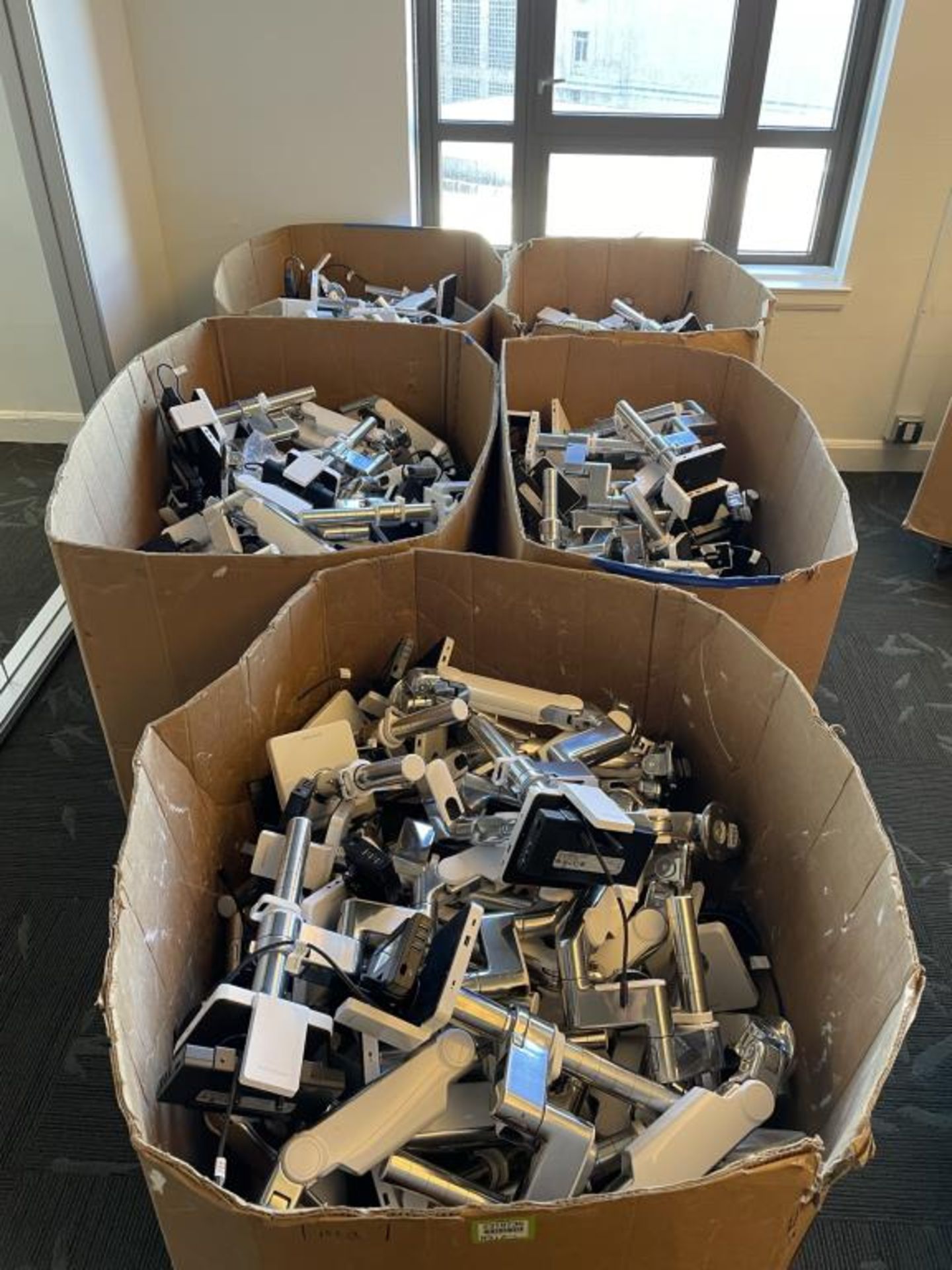 (200+) Humanscale M2.1 w/ M/Connect2 Monitor Arms - Image 2 of 13