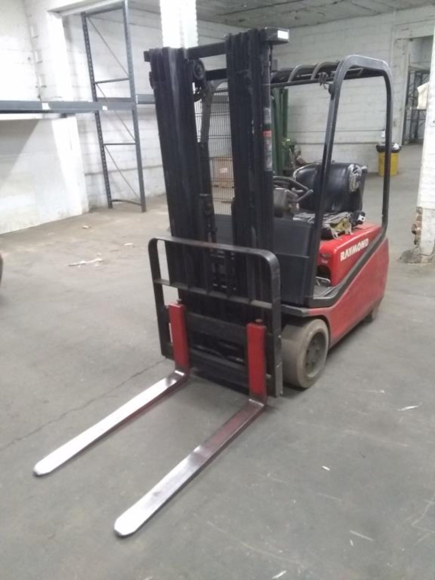 3,000 lb. Capacity 36V Forklift - Image 5 of 6