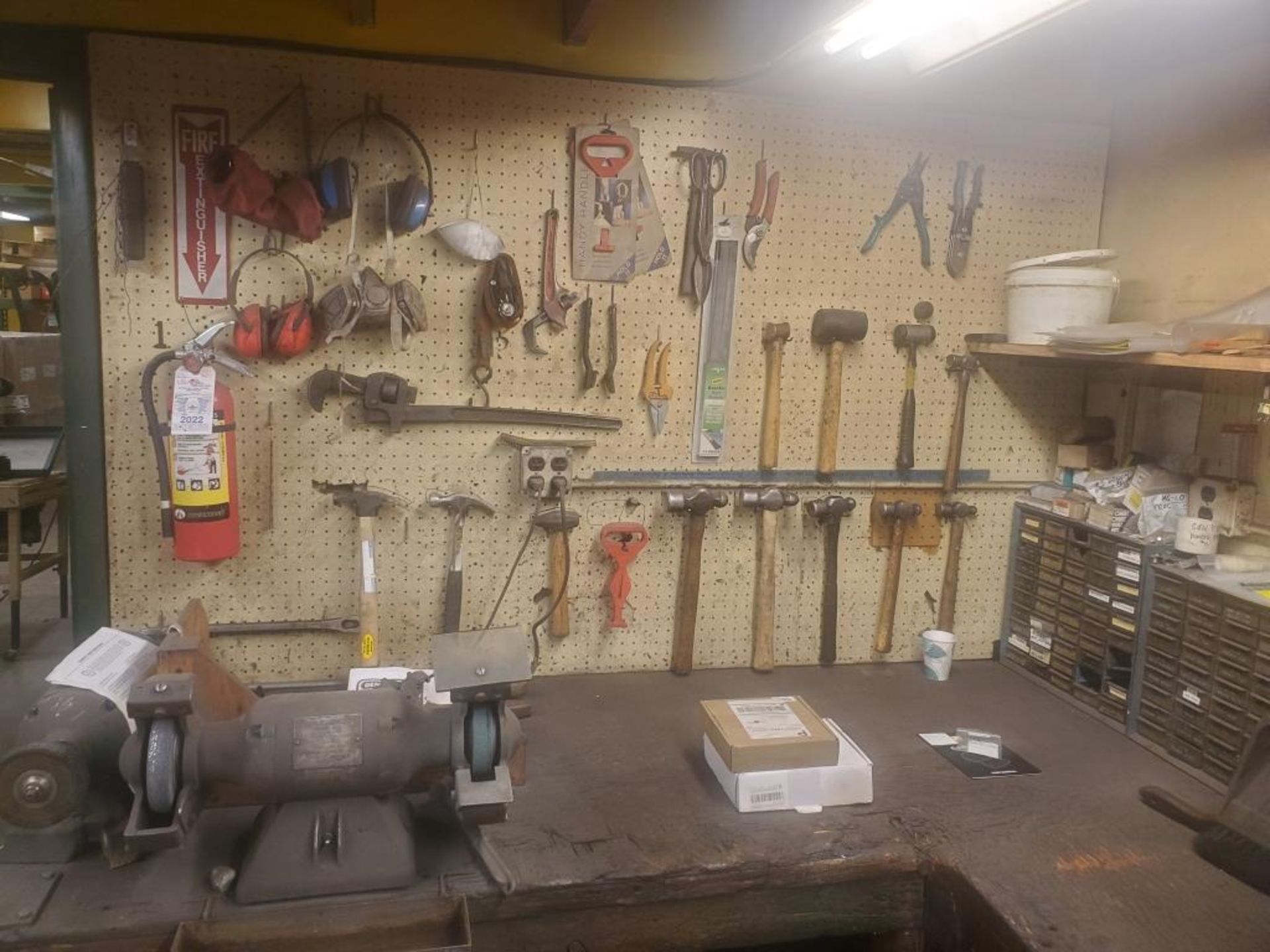 L-Shape Work Bench w/ Contents - Image 4 of 8