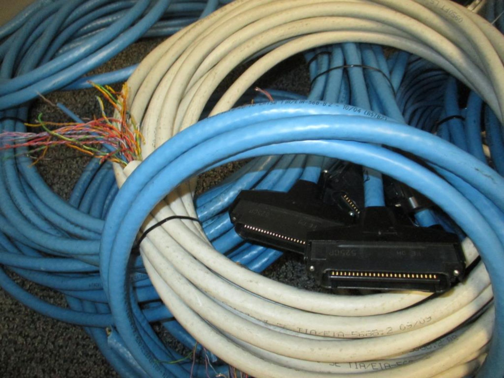 Data Cables - Image 6 of 13