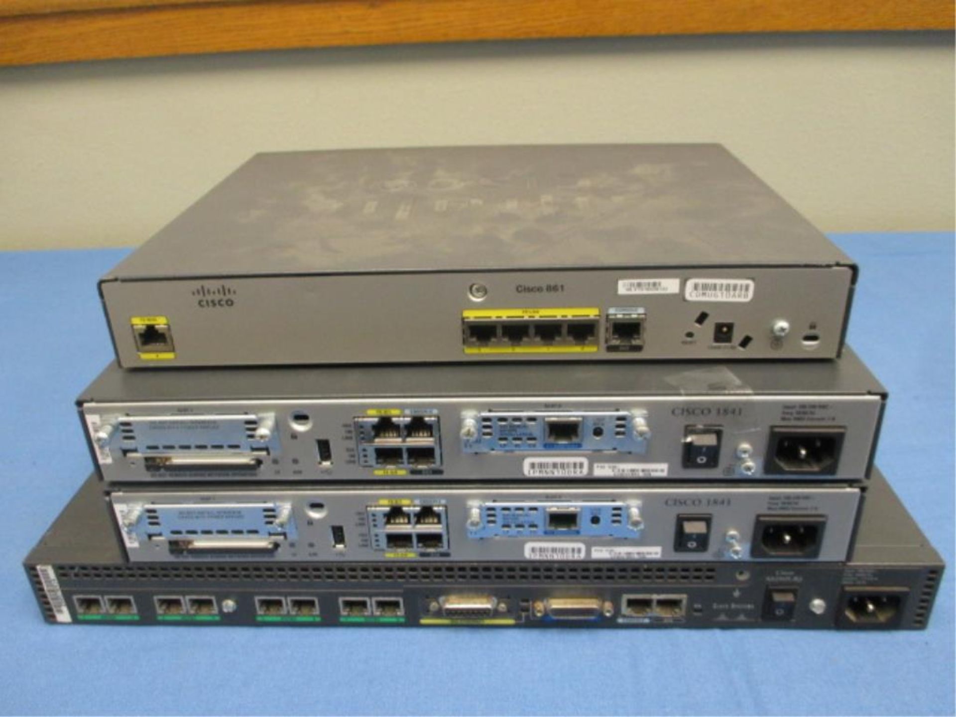 Cisco Routers - Image 2 of 3