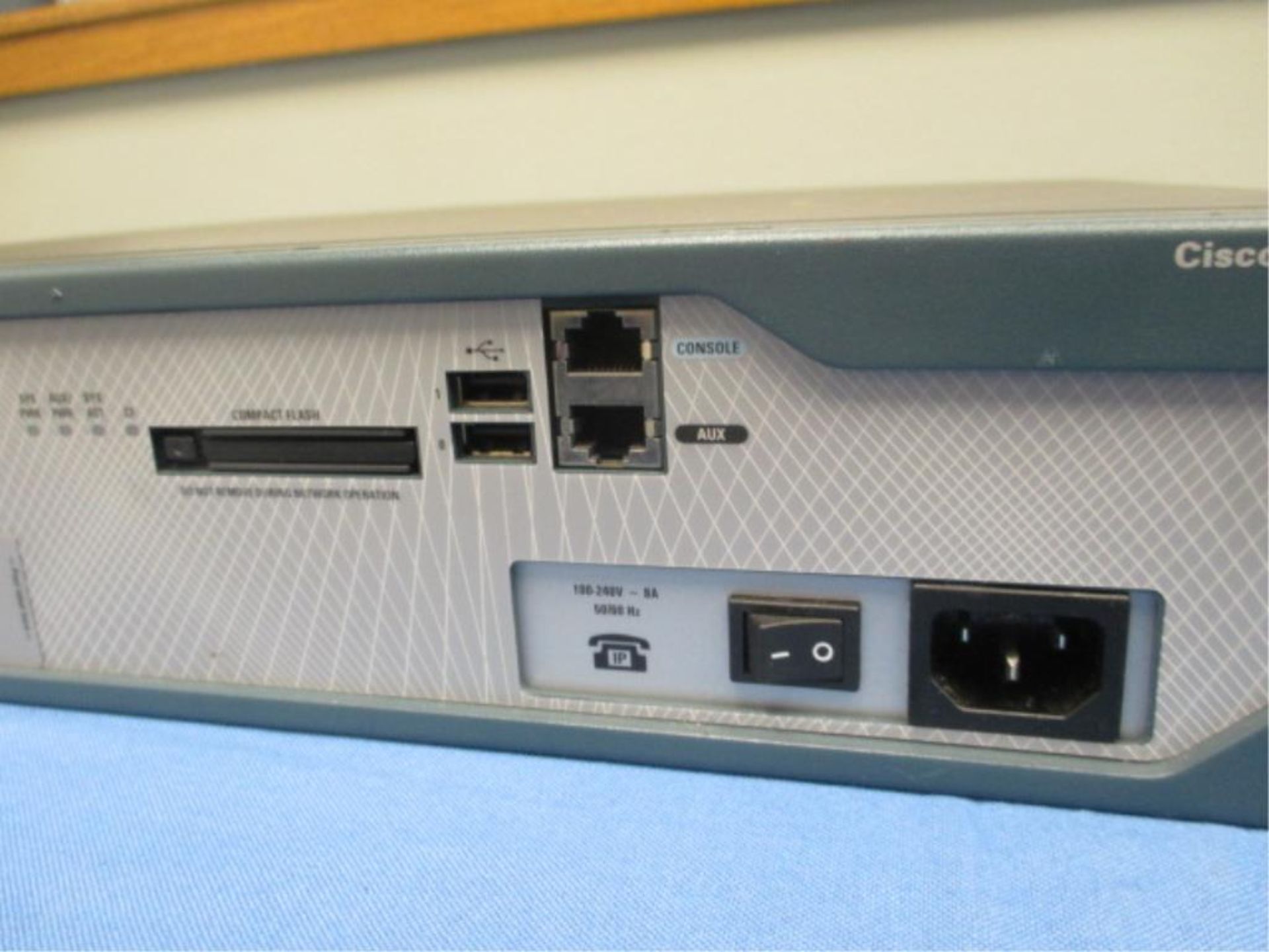 Cisco Router - Image 2 of 3