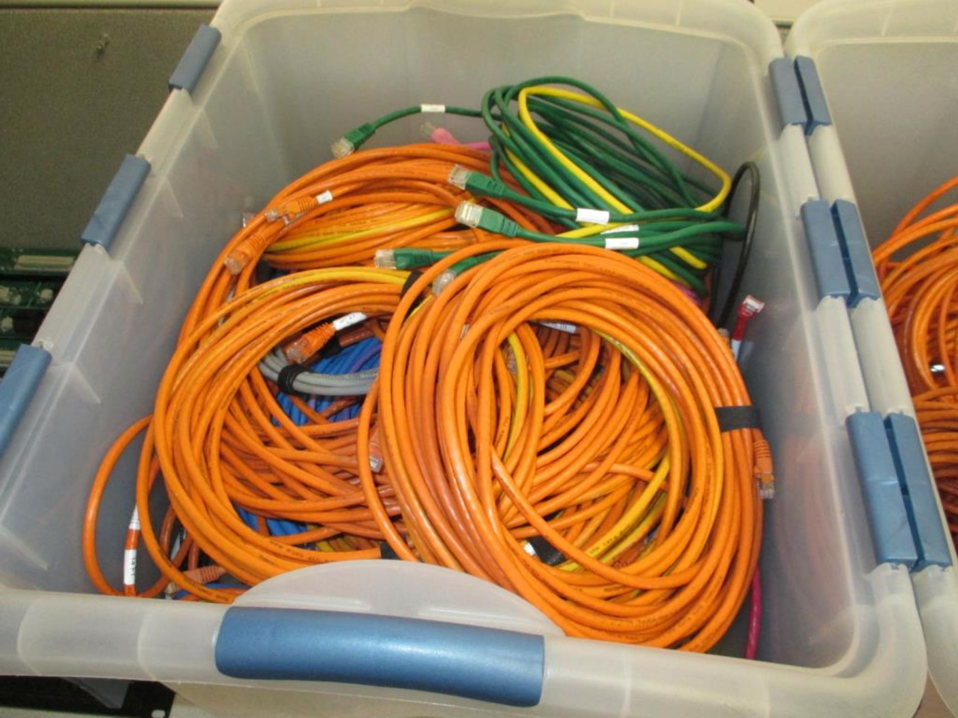 Data Cables - Image 8 of 13