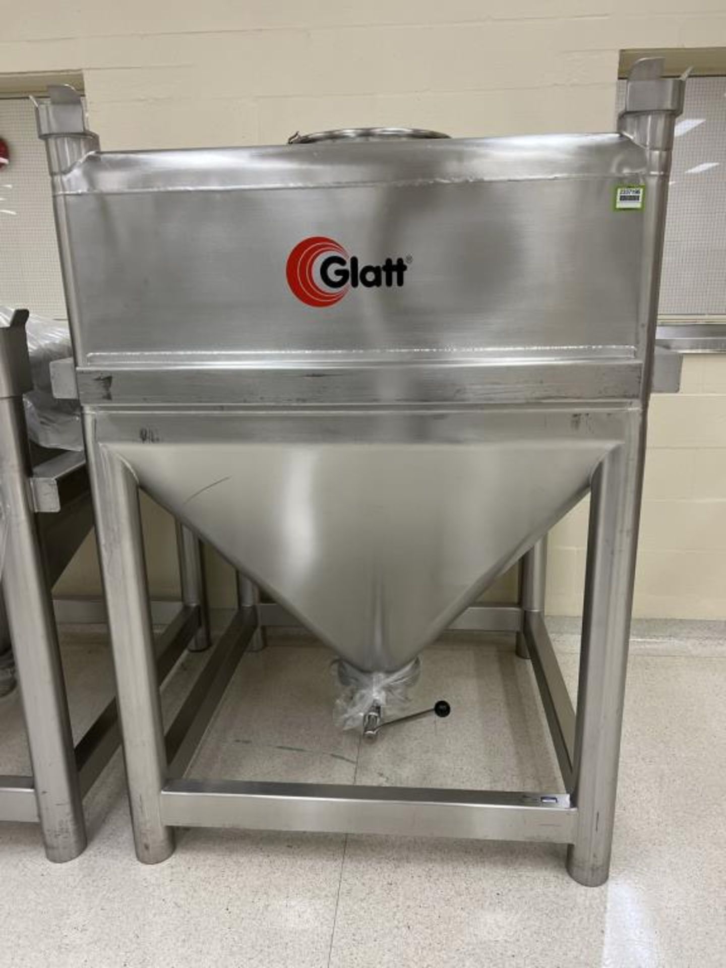 (6) Glatt 1200 liter SS Bins