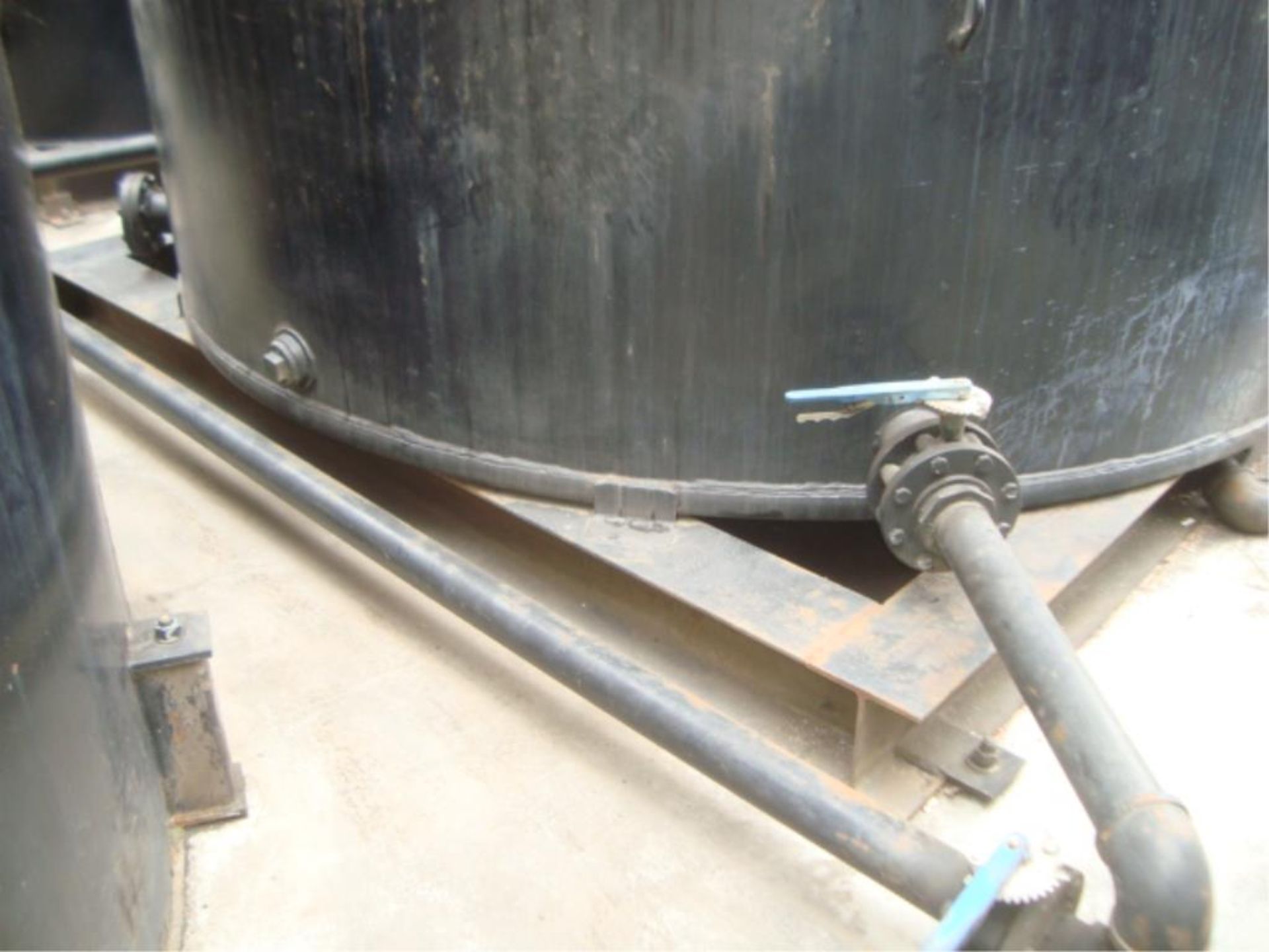 8000 Gallon Cap. Closed Top Tank - Image 6 of 11