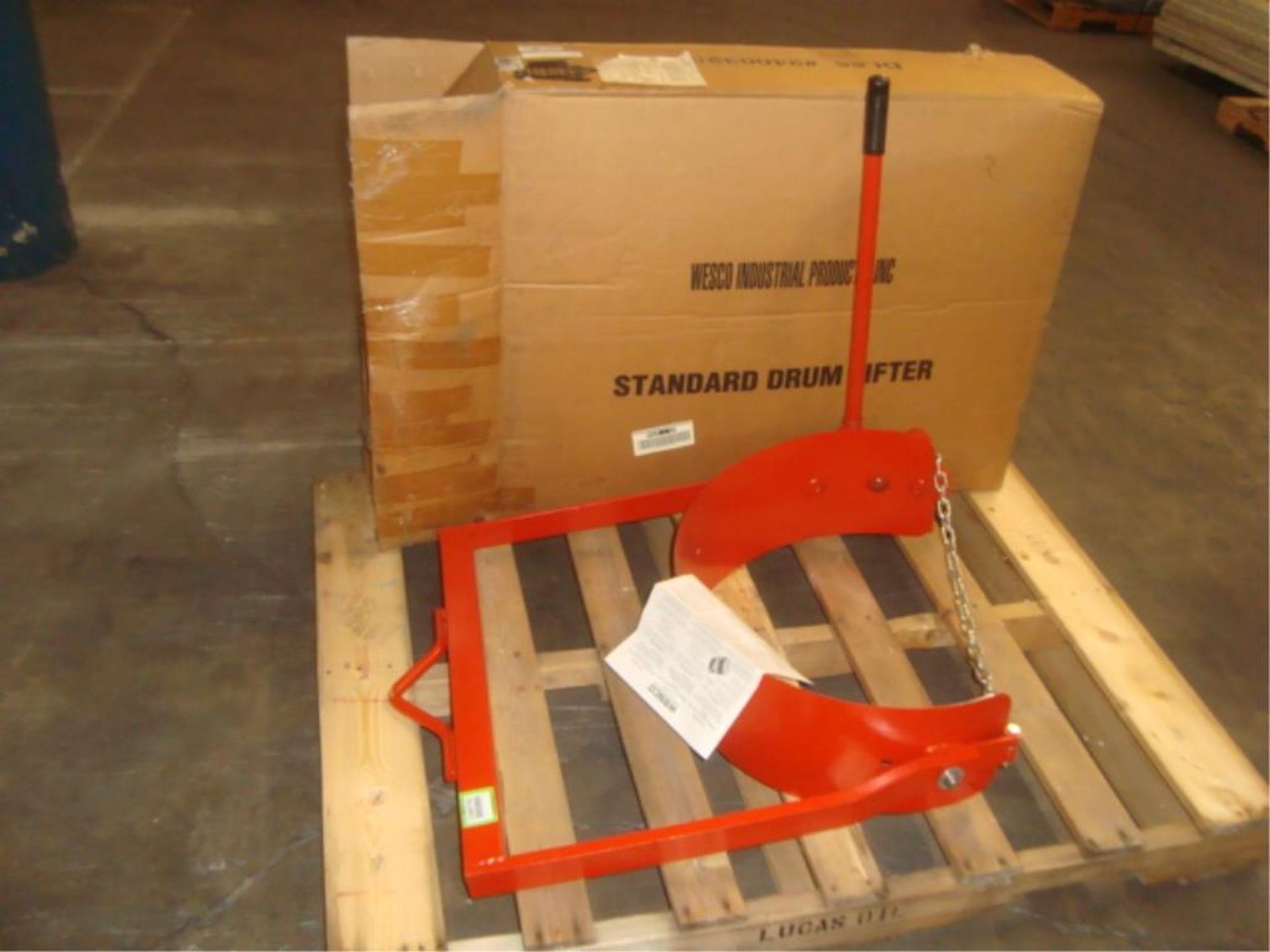 Drum Lifter/Dispenser With Handle