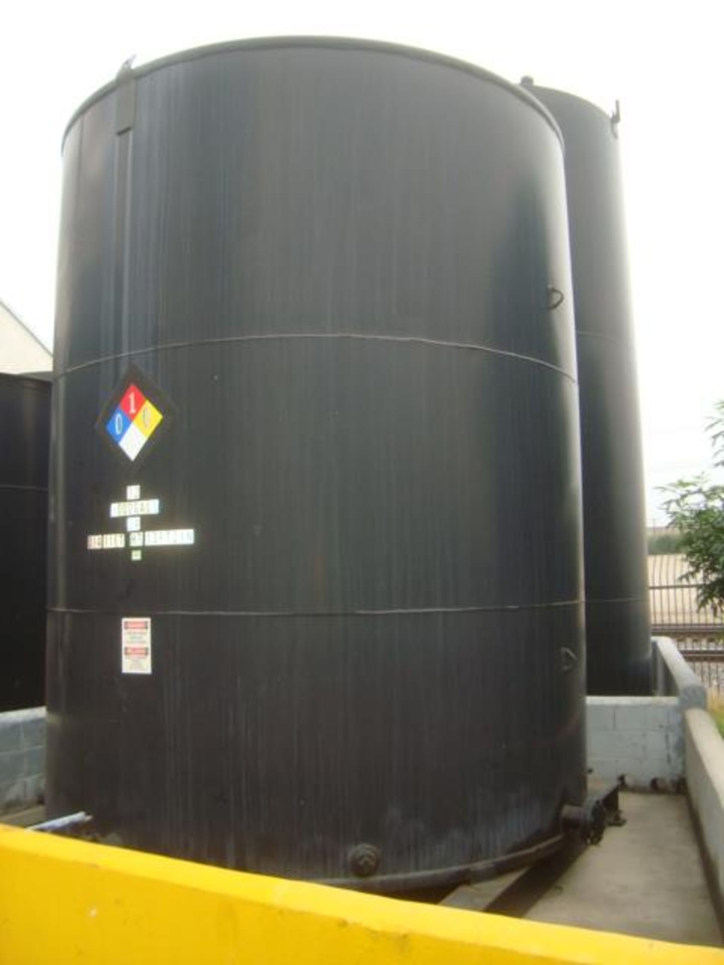 8000 Gallon Cap. Closed Top Tank - Image 2 of 9