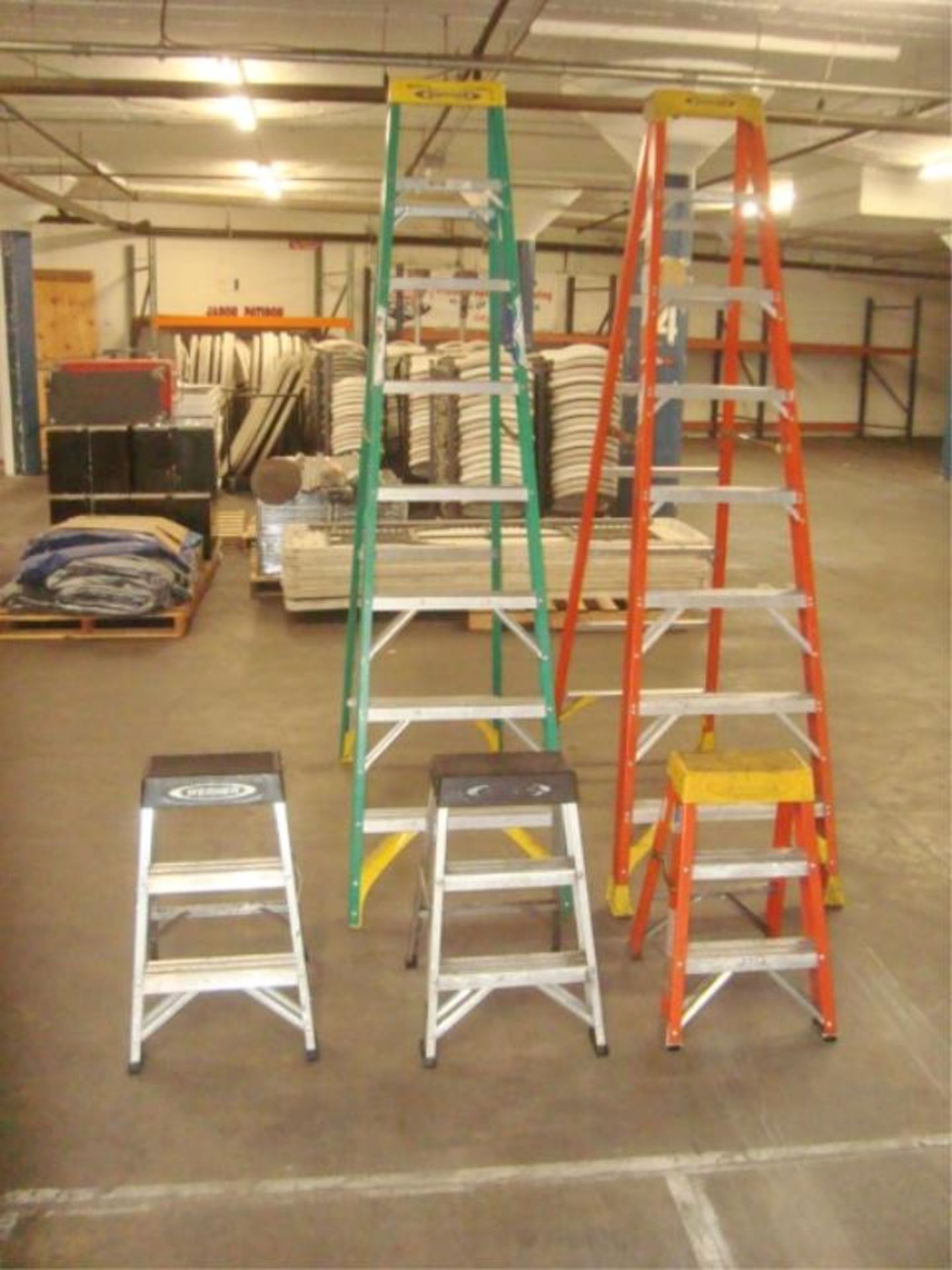Fiberglass & Aluminum Ladders