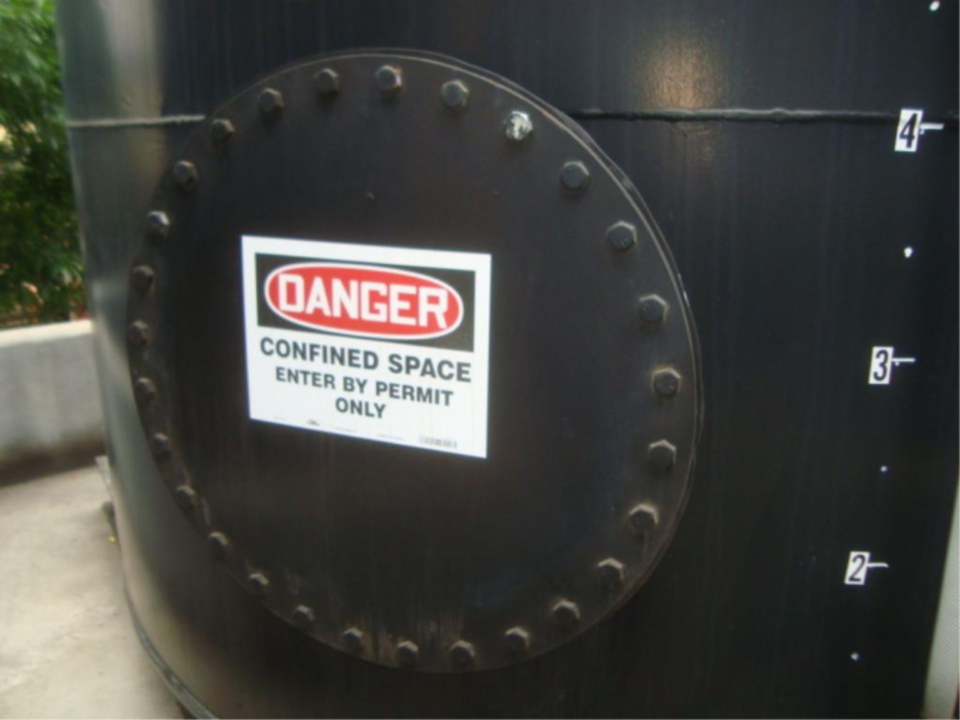 8000 Gallon Cap. Closed Top Tank - Image 6 of 9