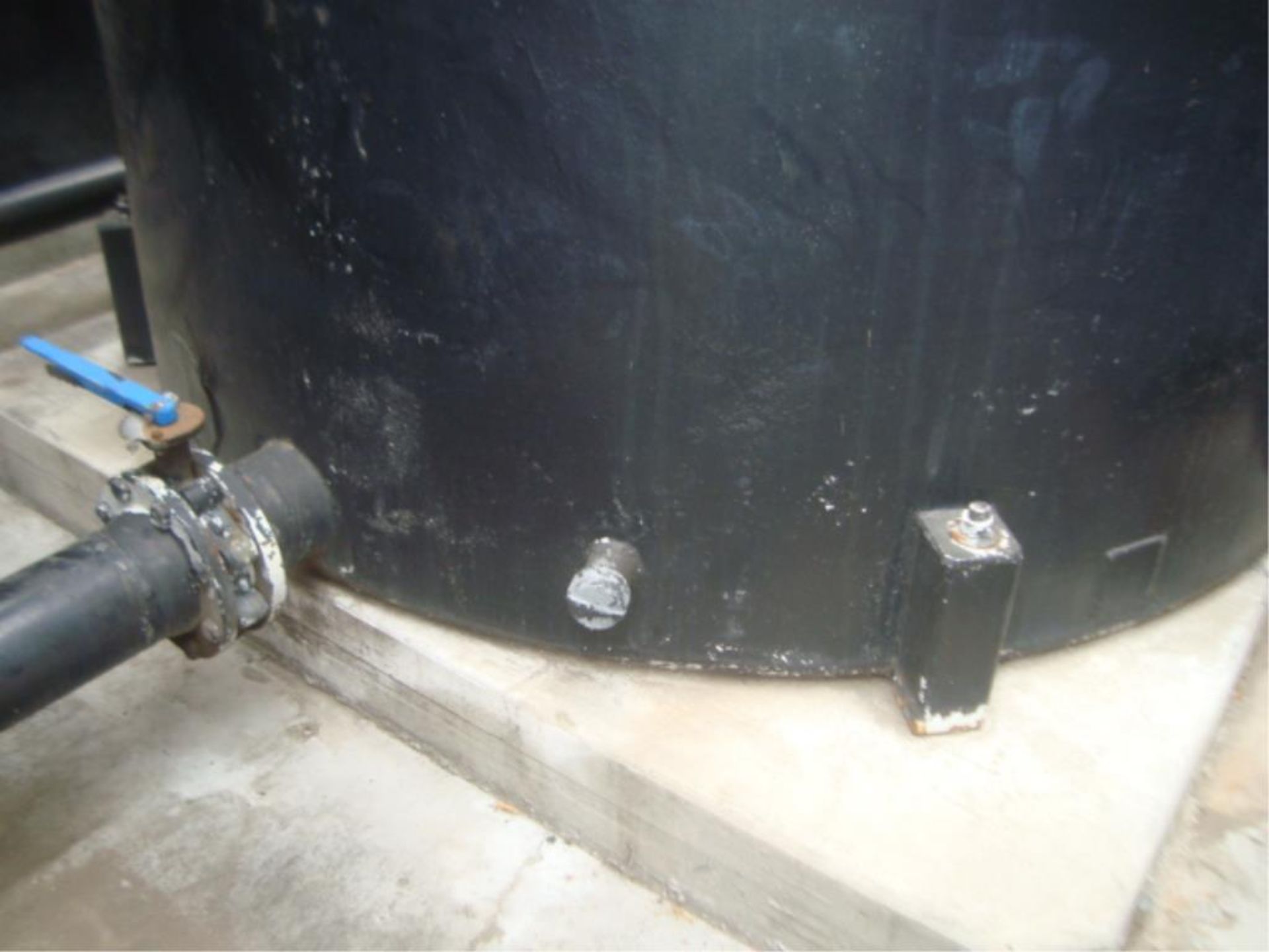 4800 Gallon Cap. Closed Top Tank - Image 6 of 8