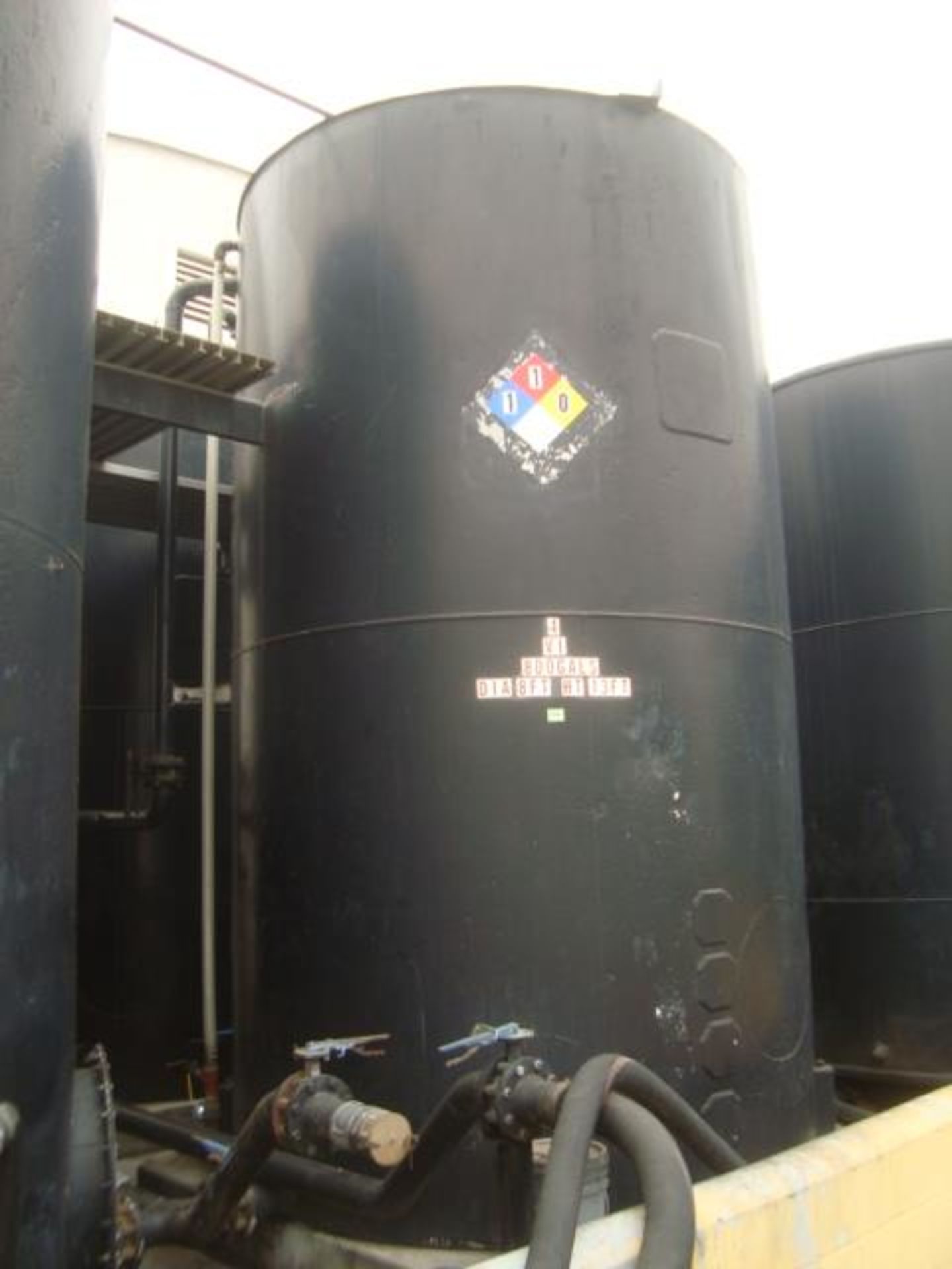 4800 Gallon Cap. Closed Top Tank - Image 4 of 5