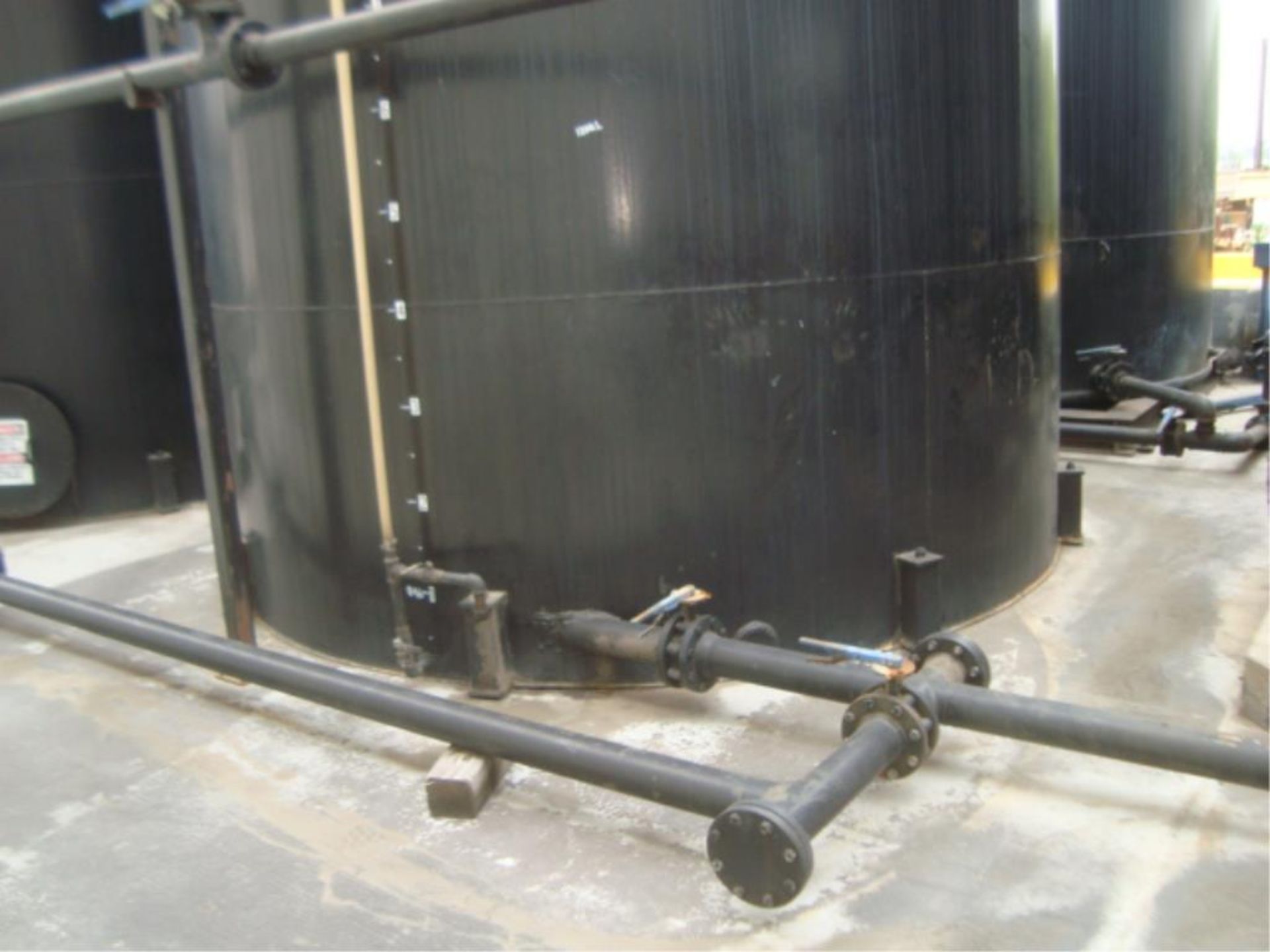 13,500 Gallon Cap. Closed Top Tank - Image 10 of 10