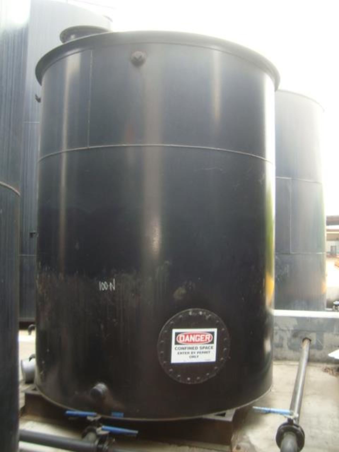 3500 Gallon Cap. Closed Top Tank - Image 9 of 9