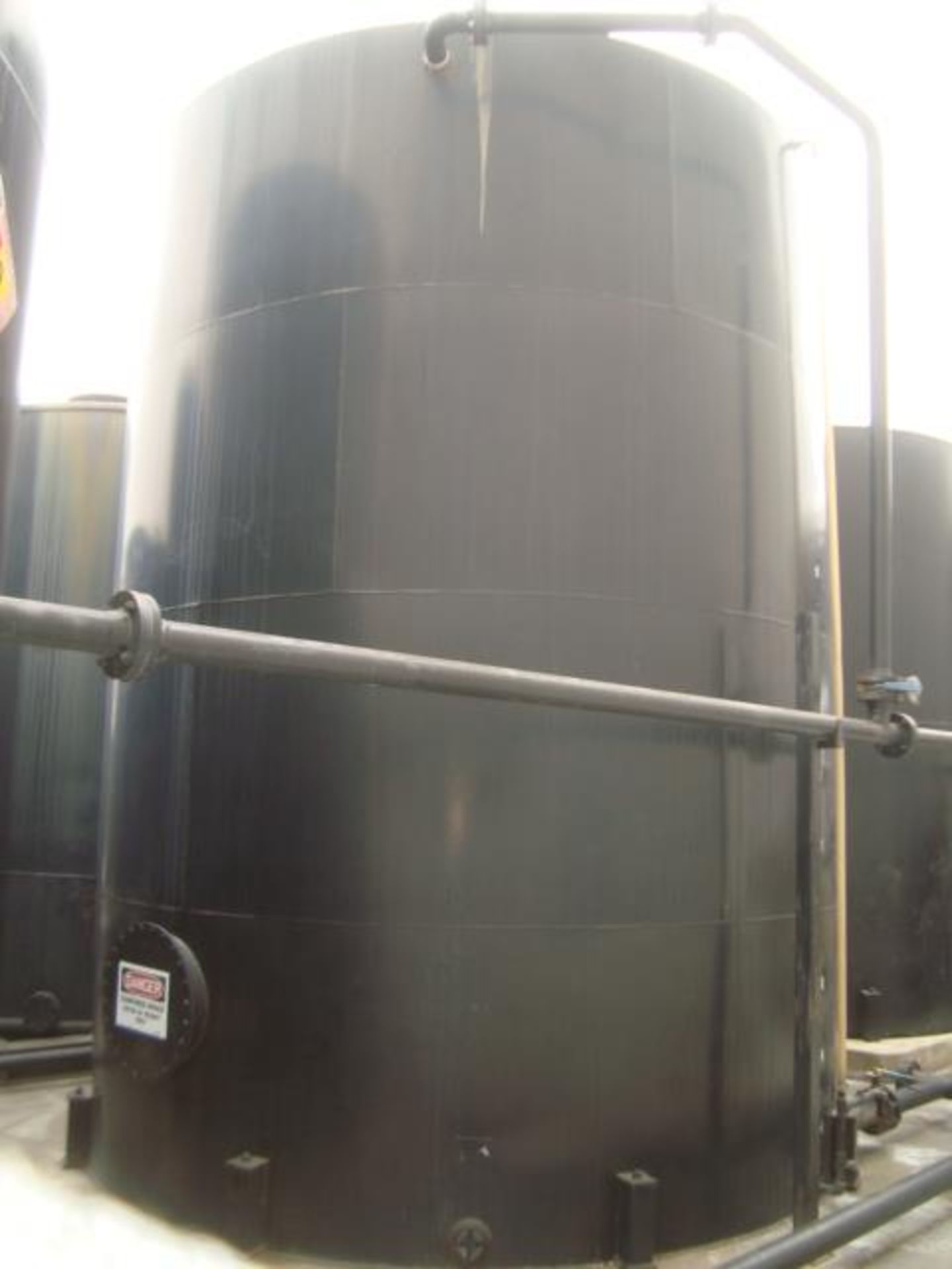13,500 Gallon Cap. Closed Top Tank - Image 8 of 10