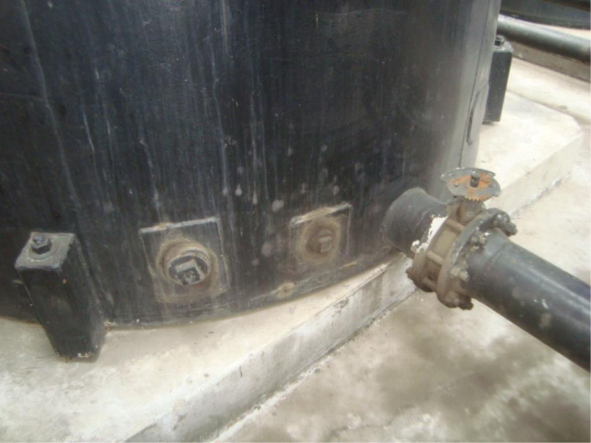 4800 Gallon Cap. Closed Top Tank - Image 7 of 9