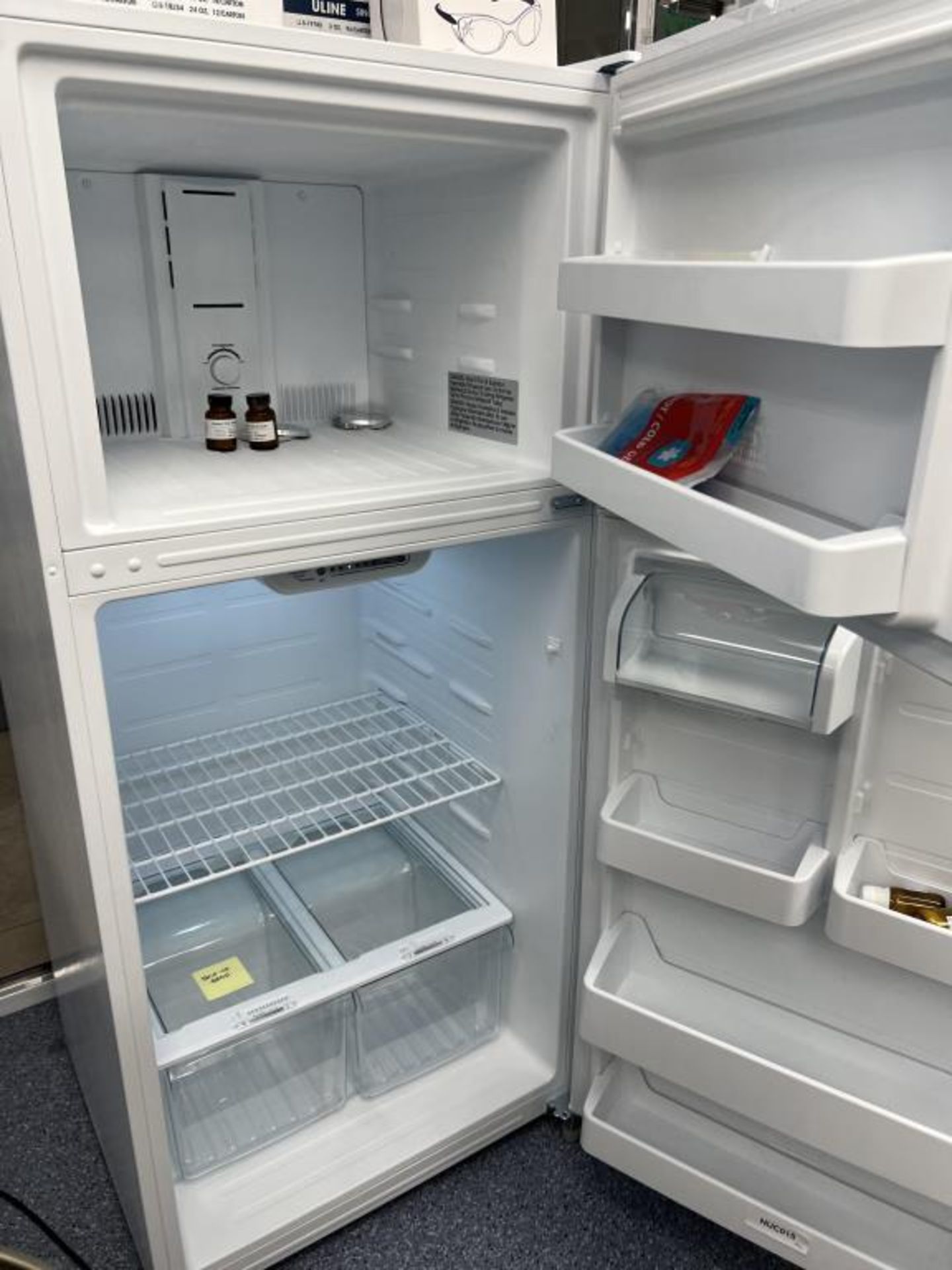Insignia Refrigerator/ Freezer. - Image 2 of 3