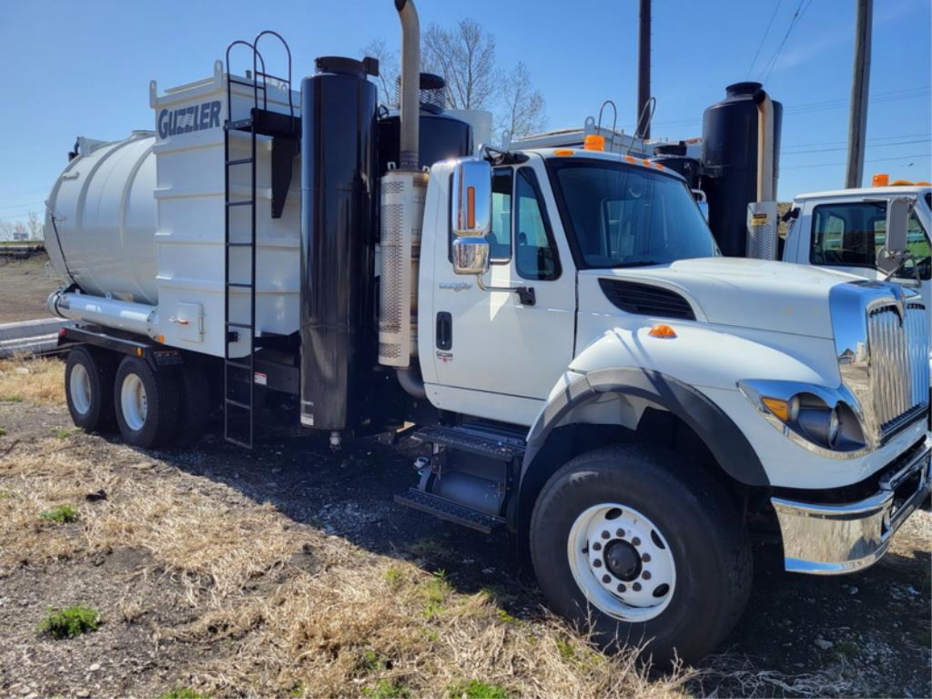 International Vacuum Truck