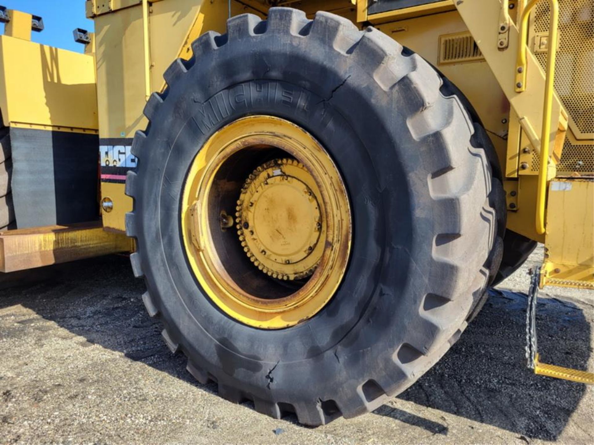 Caterpillar Wheel Dozer - Image 5 of 11