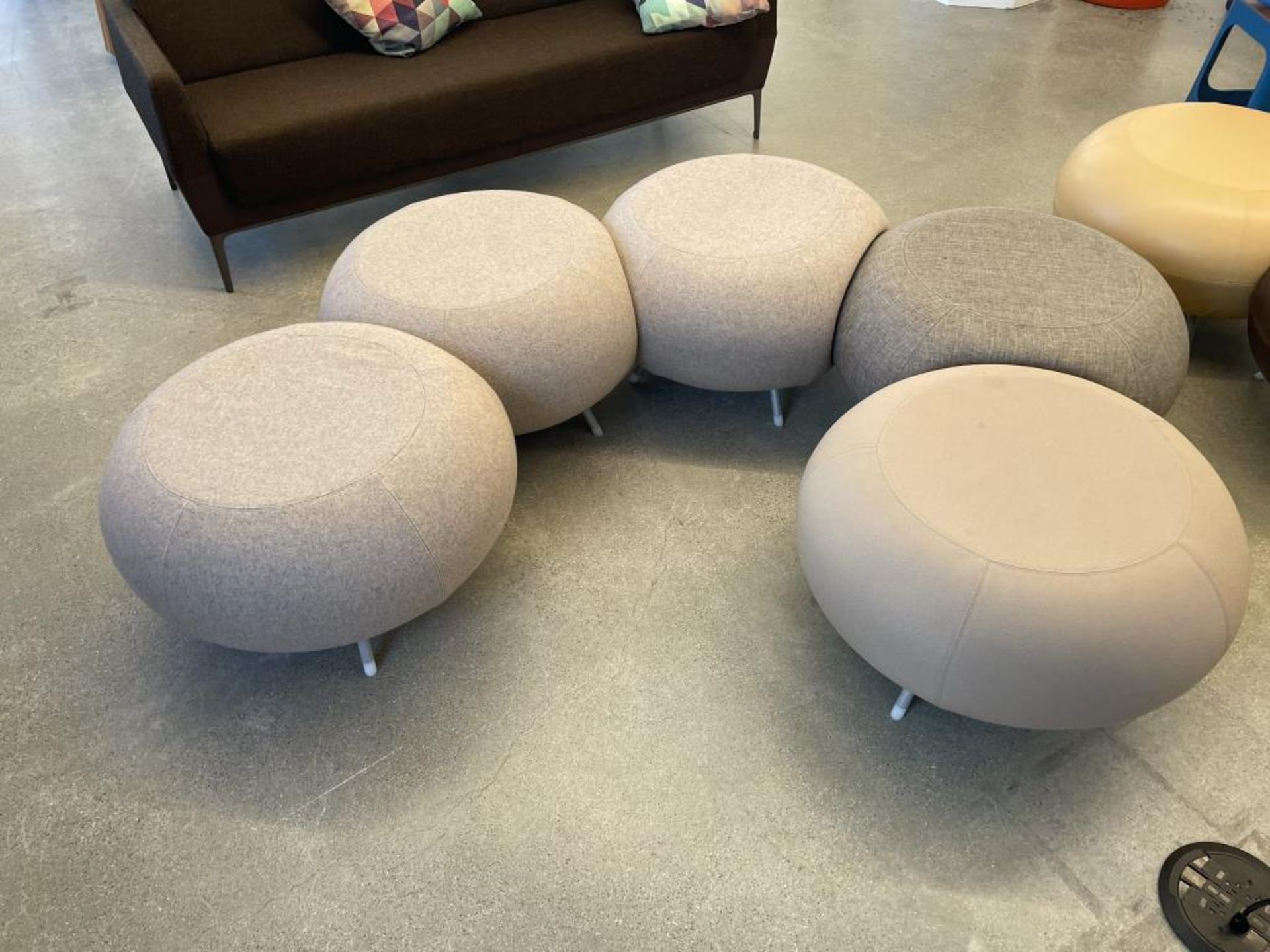 (7qty) Allermuir Pebble Seating - Image 2 of 5