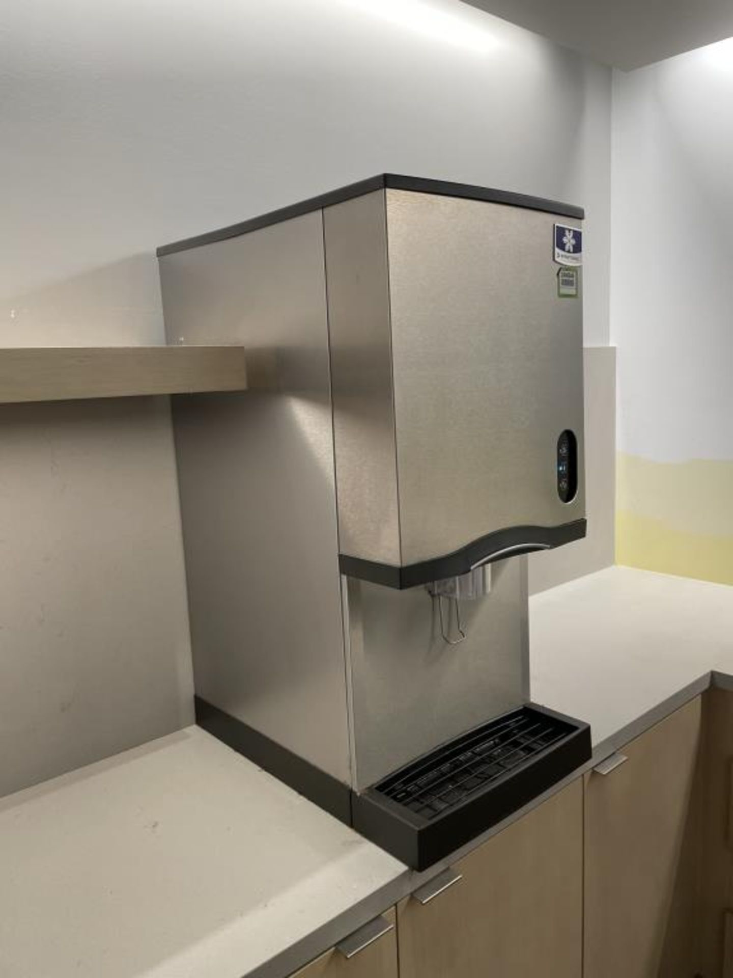 Manitowoc CNF Countertop Water/Ice Dispenser - Image 2 of 5