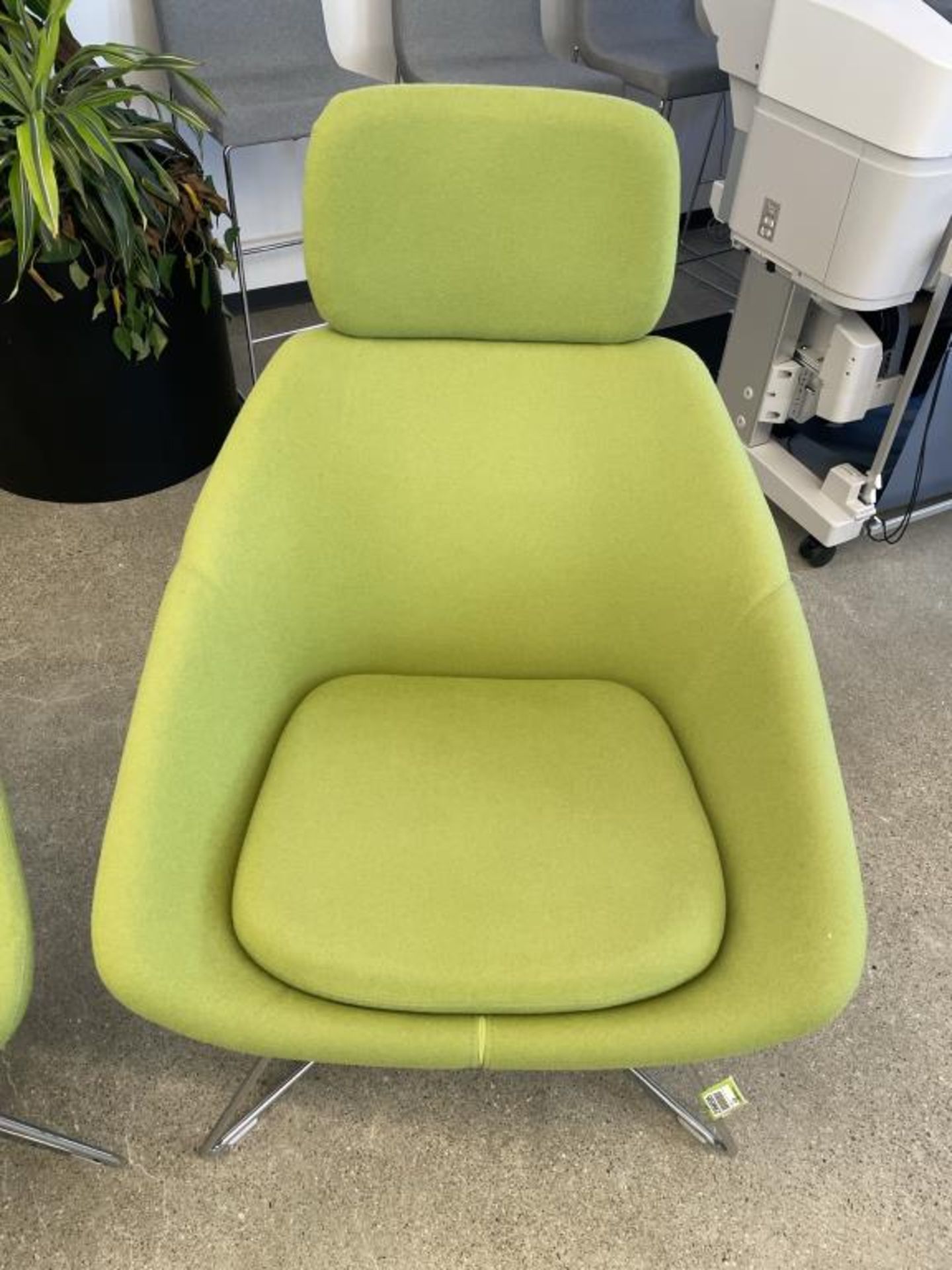 (2qty) Allermuir A643 Open Lounge Chair (Lime - Image 4 of 5