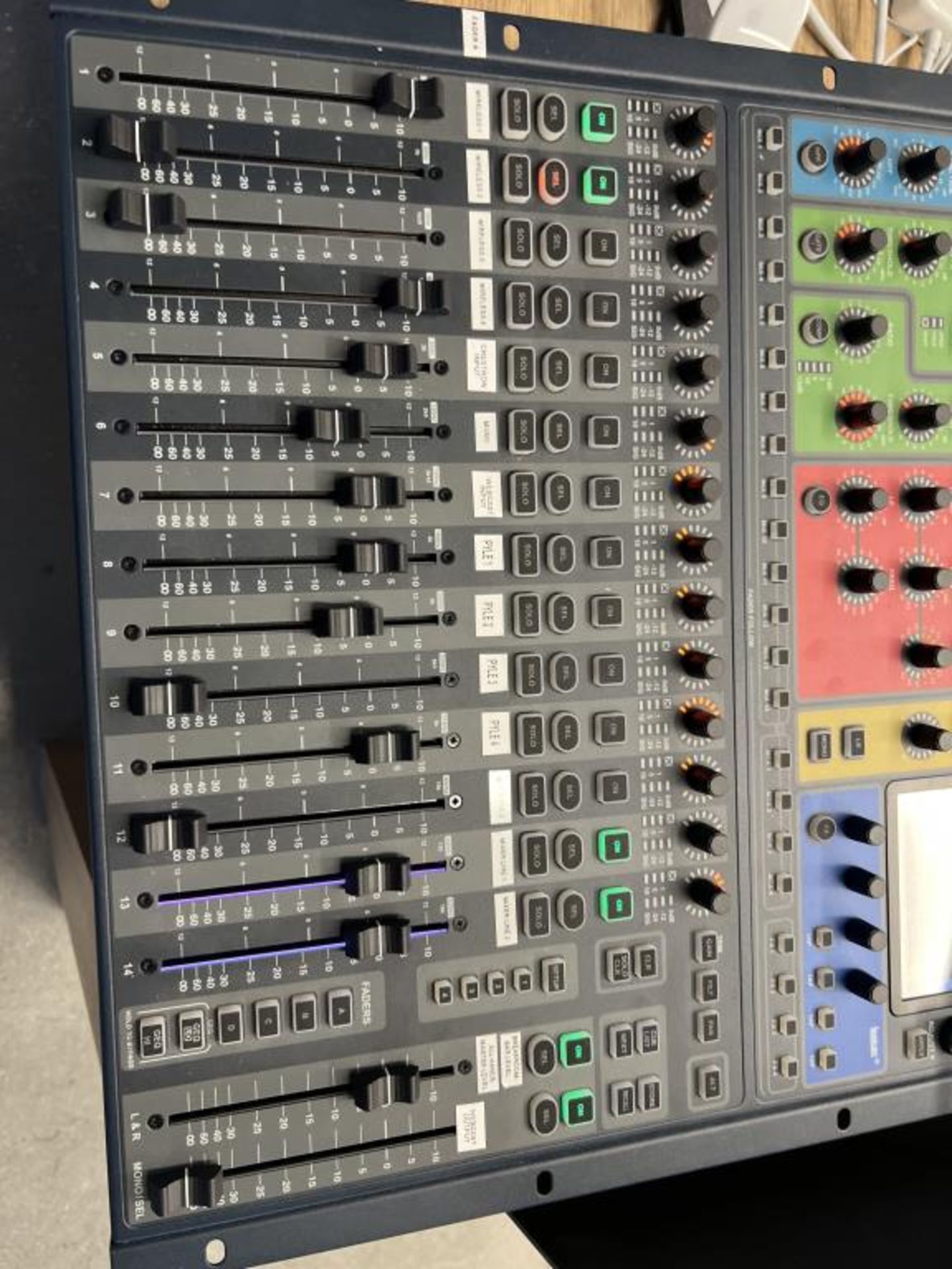 Soundcraft Si Expression Mixer - Image 2 of 3