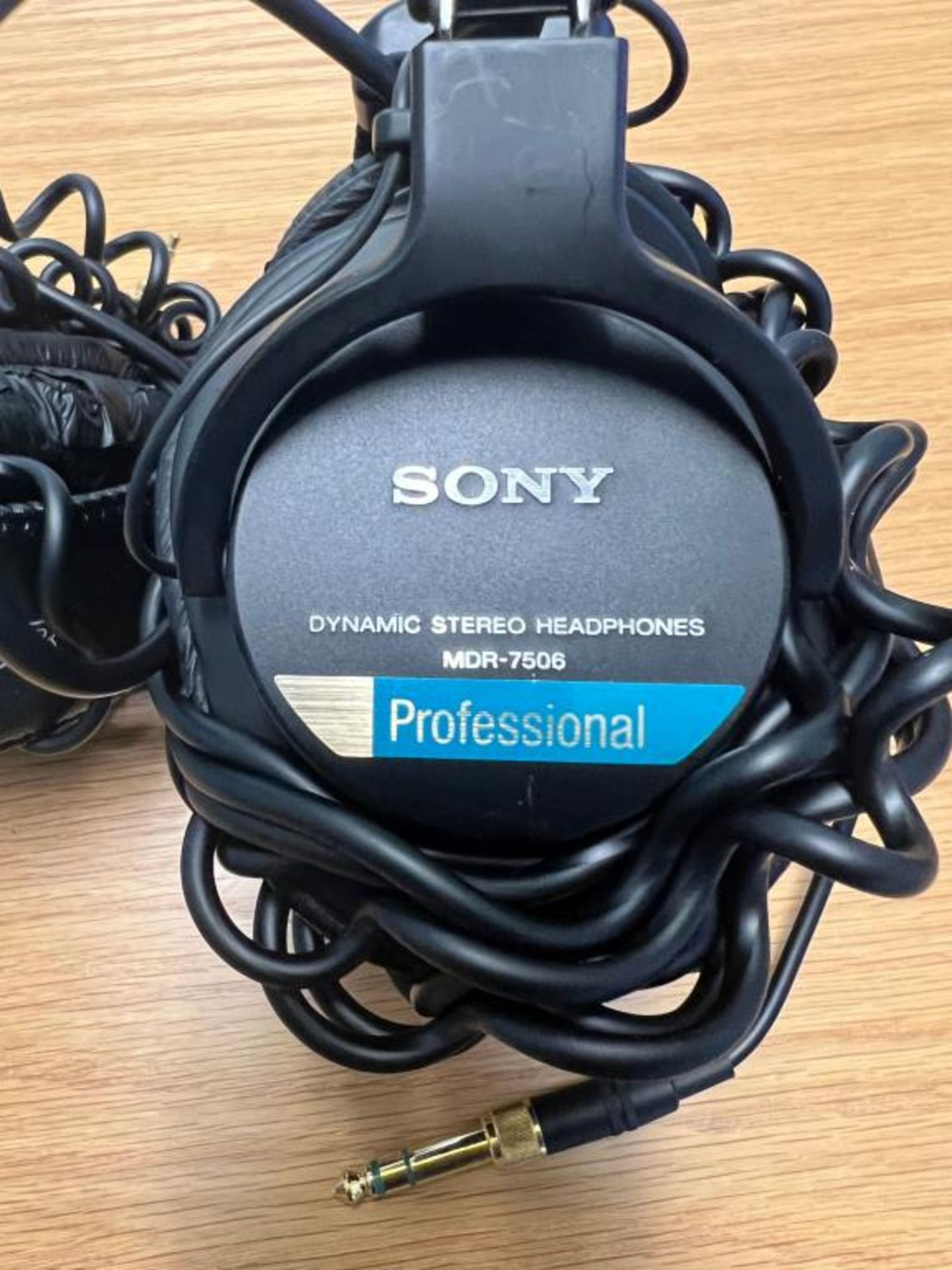 Sony Headphones - Image 2 of 2