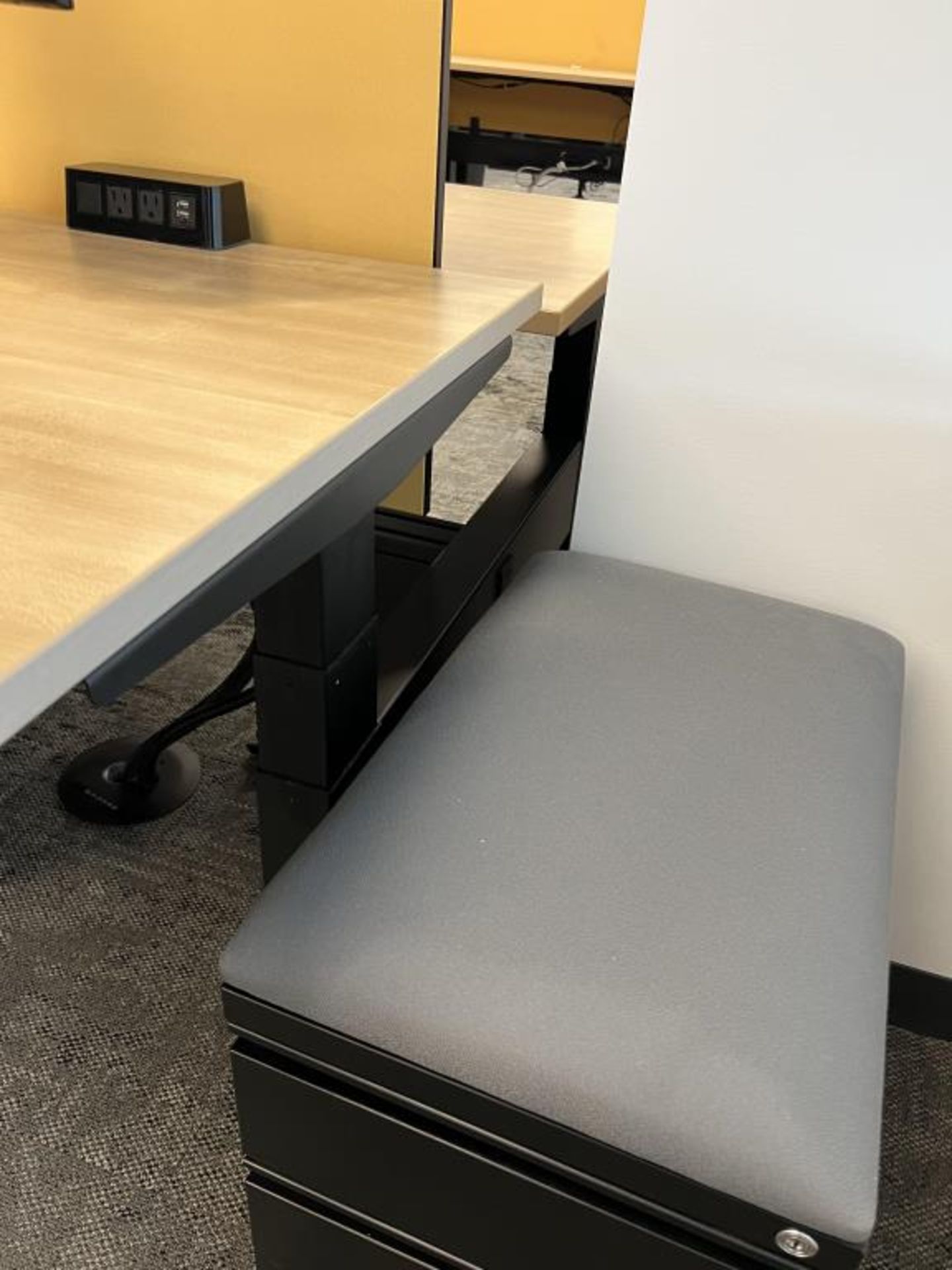 AMQ Open Plan Bench Workstations - Image 7 of 10