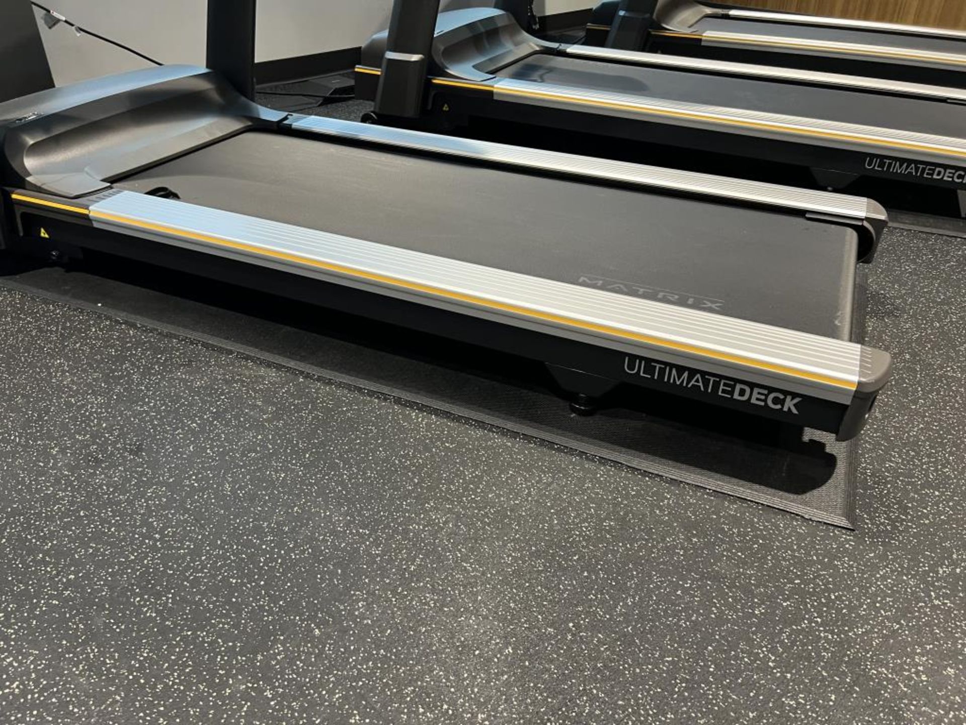 Matrix Folding Treadmill - Image 4 of 5