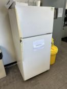 Amana TA18TW Refrigerator Freezer