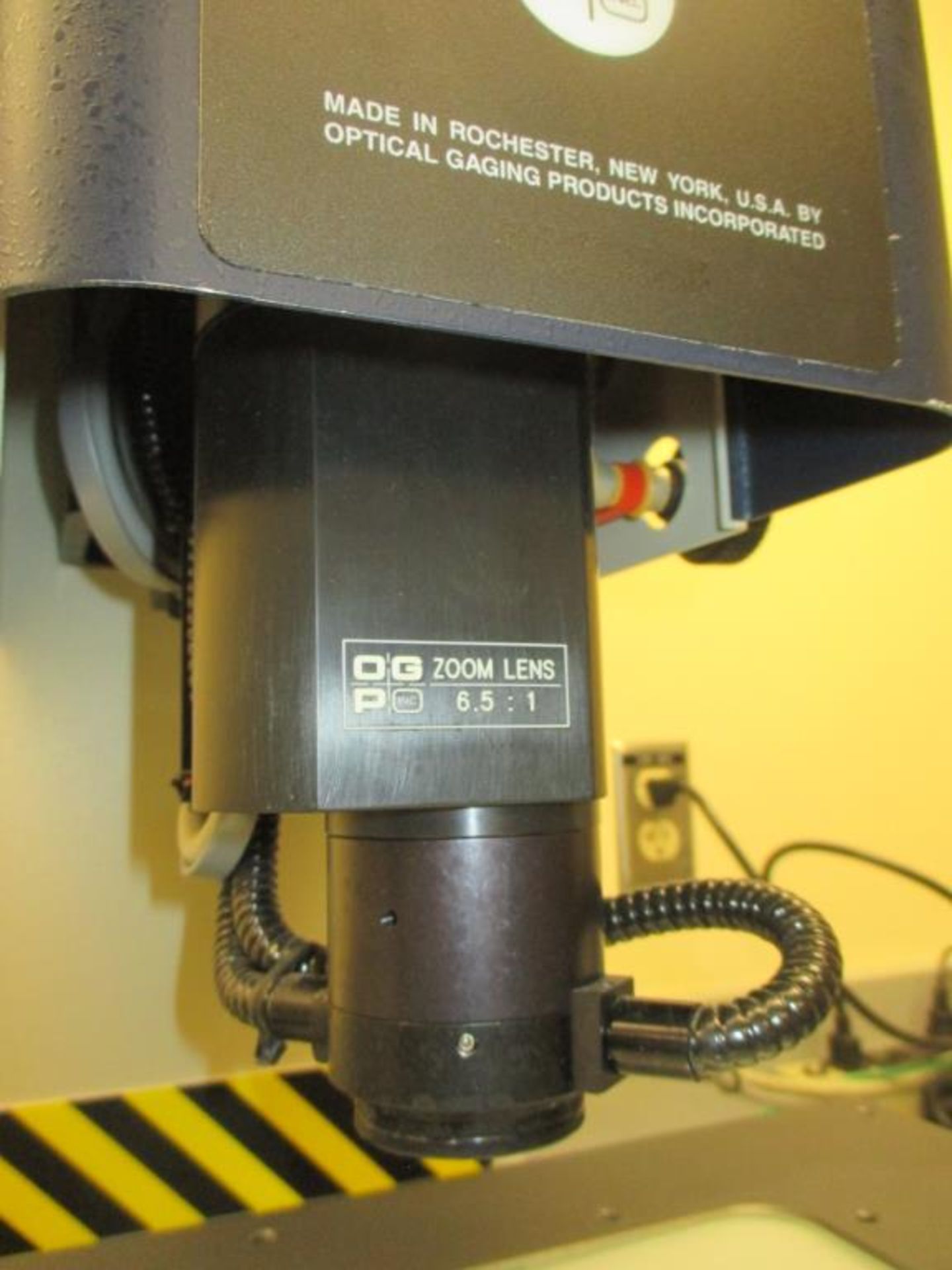 MVP Optical Comparator - Image 2 of 6