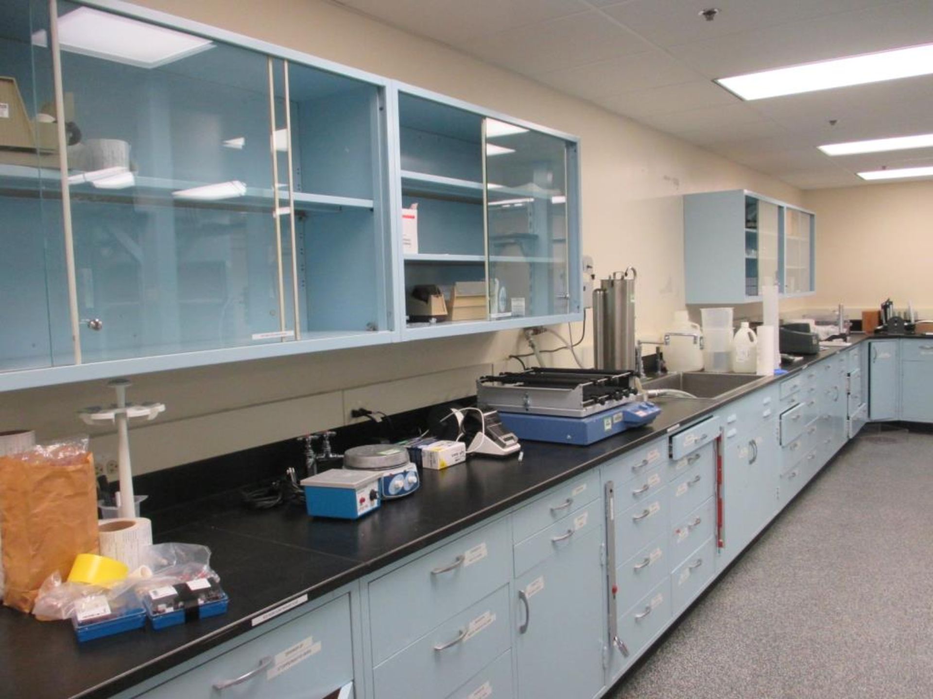 Lab Casework - Image 4 of 9