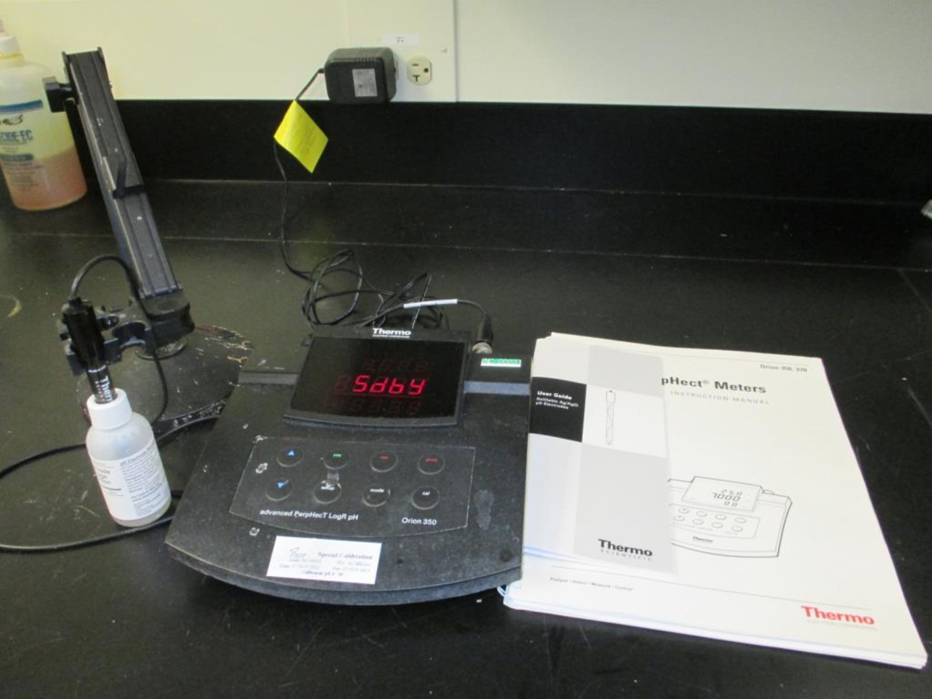 Thermo Electron pH Meter