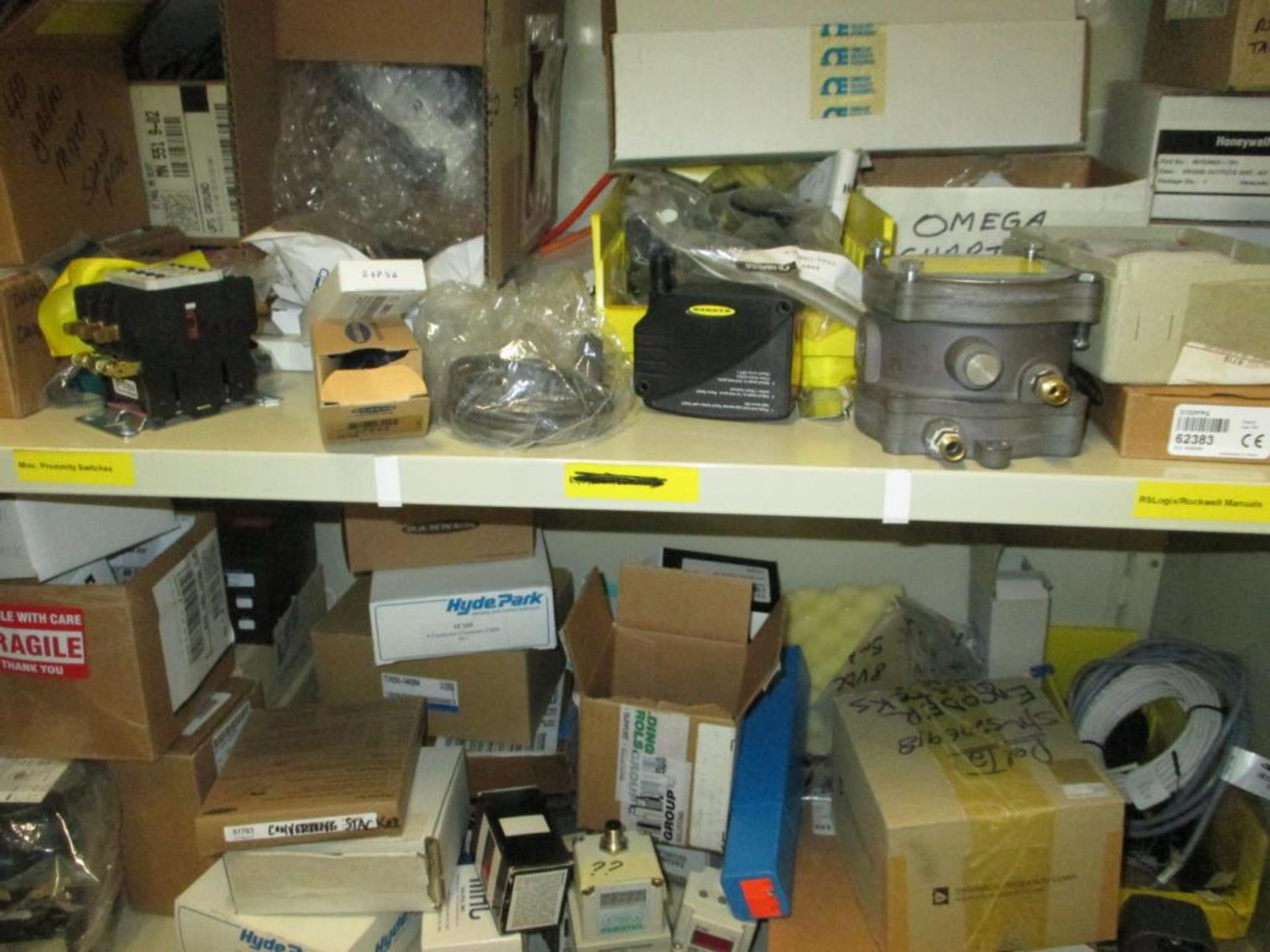 Cabinets with Contents - Image 16 of 22