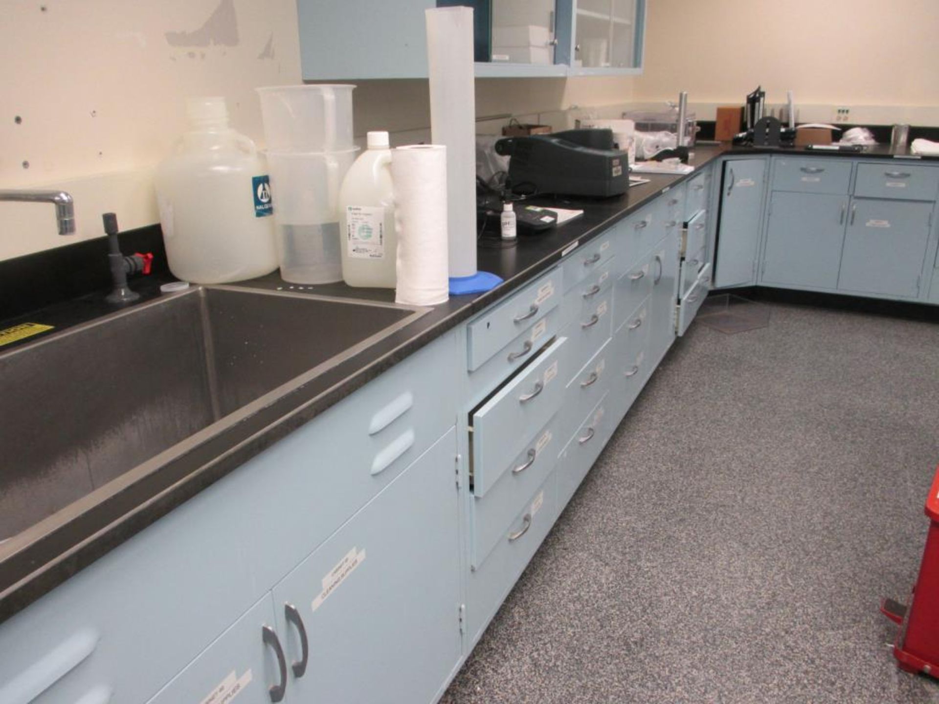 Lab Casework - Image 5 of 9