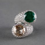 DIAMOND AND 8.986CT EMERALD RING (WITH CERTIFICATE)