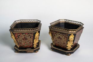 PAIR OF LOUIS XIV STYLE BOULLE MARQUETRY PLANTERS Paris, circa 1870
