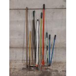 A Bundle Of 9 Garden Tools