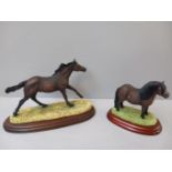 Border Fine Arts - Thoroughbred Stallion L121 & Shetland Stallion A4057 On Wooden Bases