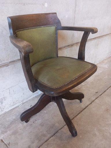 'W H Barrell Limited' Oak & Green Leather Captain's Chair - Image 7 of 9