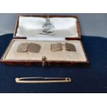 9CT Gold Cufflinks & 9CT Gold Tie Pin