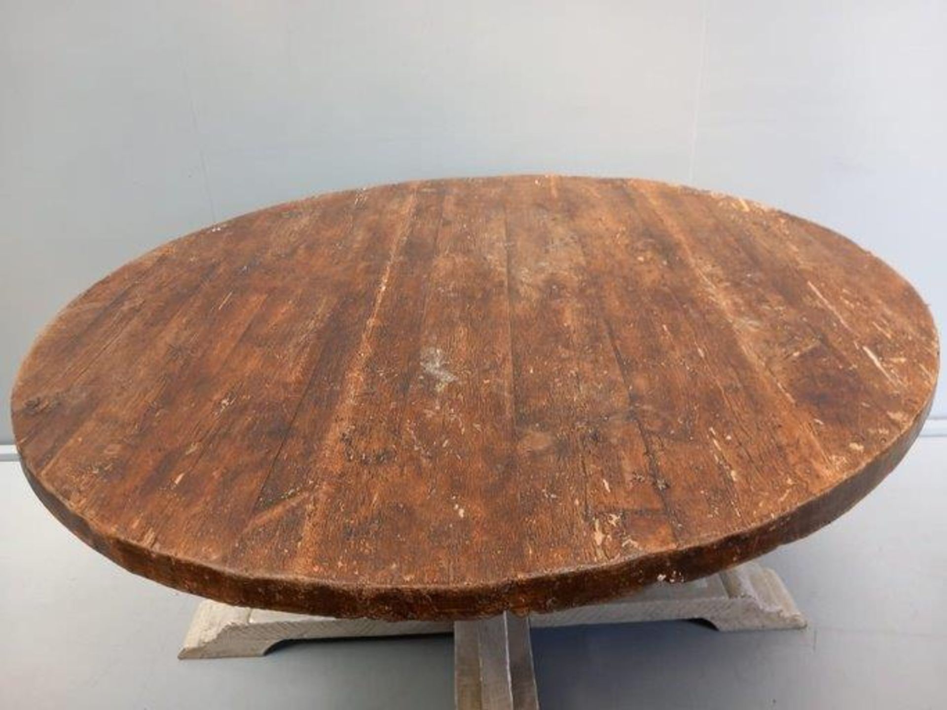 Painted Pine Round Kitchen Table H78cm x L137cm x W134cm - Image 2 of 2