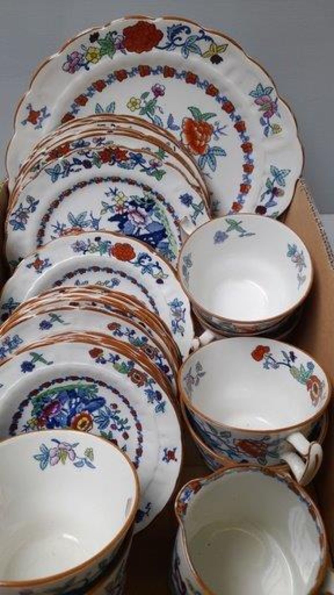 33Pc Booth's Pompadour Teaware (A/F)