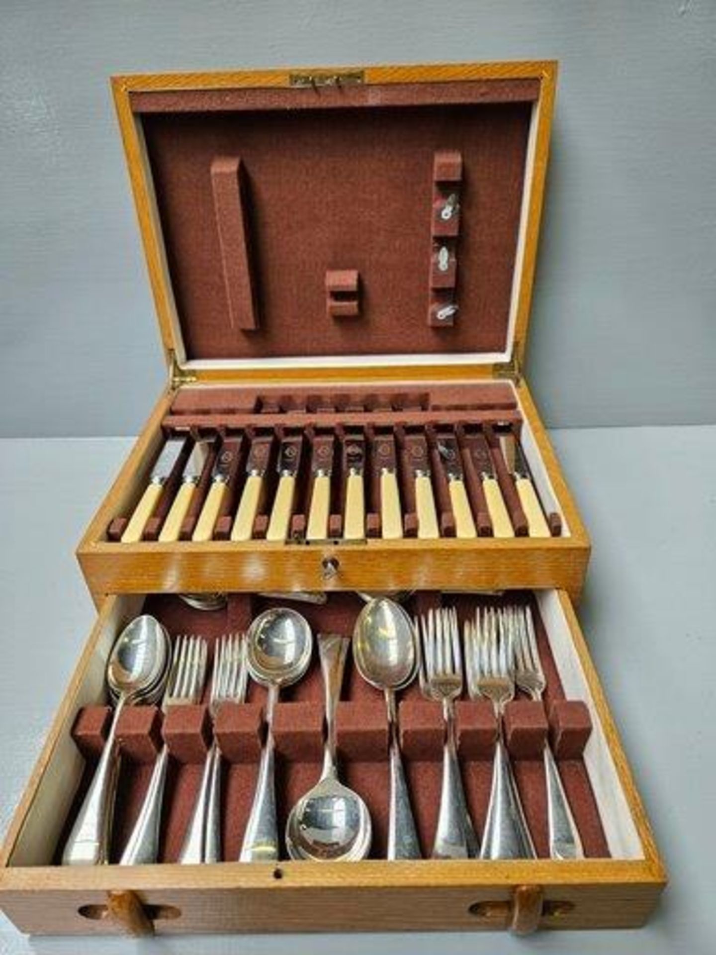 Part Oak Canteen Of Cutlery