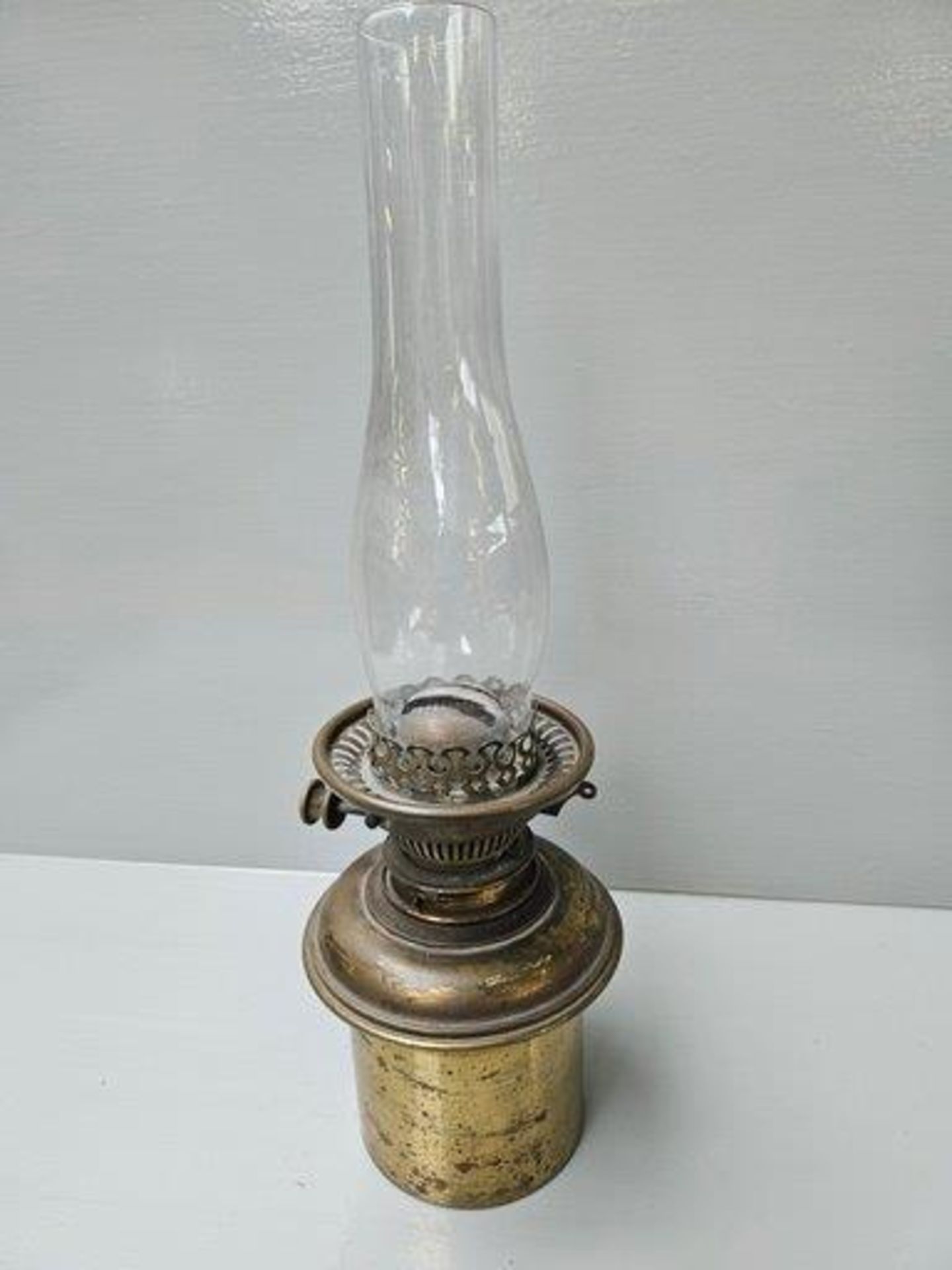 Victorian Brass Oil Vessel Lamp - Hinks Lever No 2 (H45cm) - Image 2 of 3
