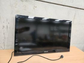 Samsung TV H56cm W90cm