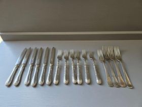 20 Assorted Knives, Forks & Spoons