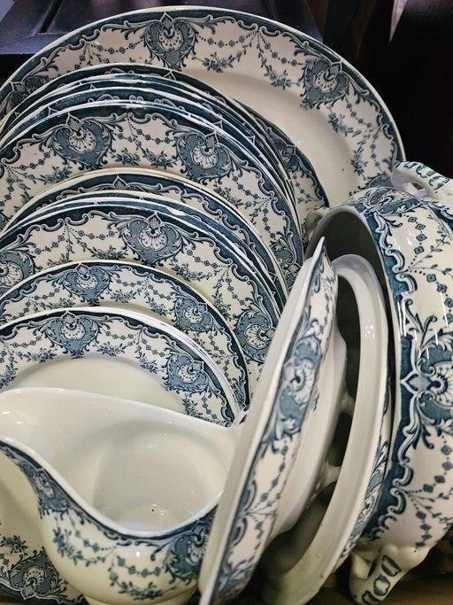 A Quantity Of Losol Ware 'Venice' Dinnerware